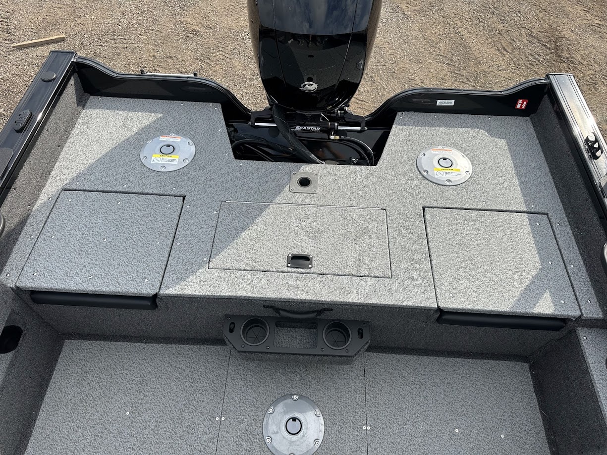 2025 Crestliner 1750 FISH HAWK Side console, Jump seat. 150hp Mercury! - Photo 14